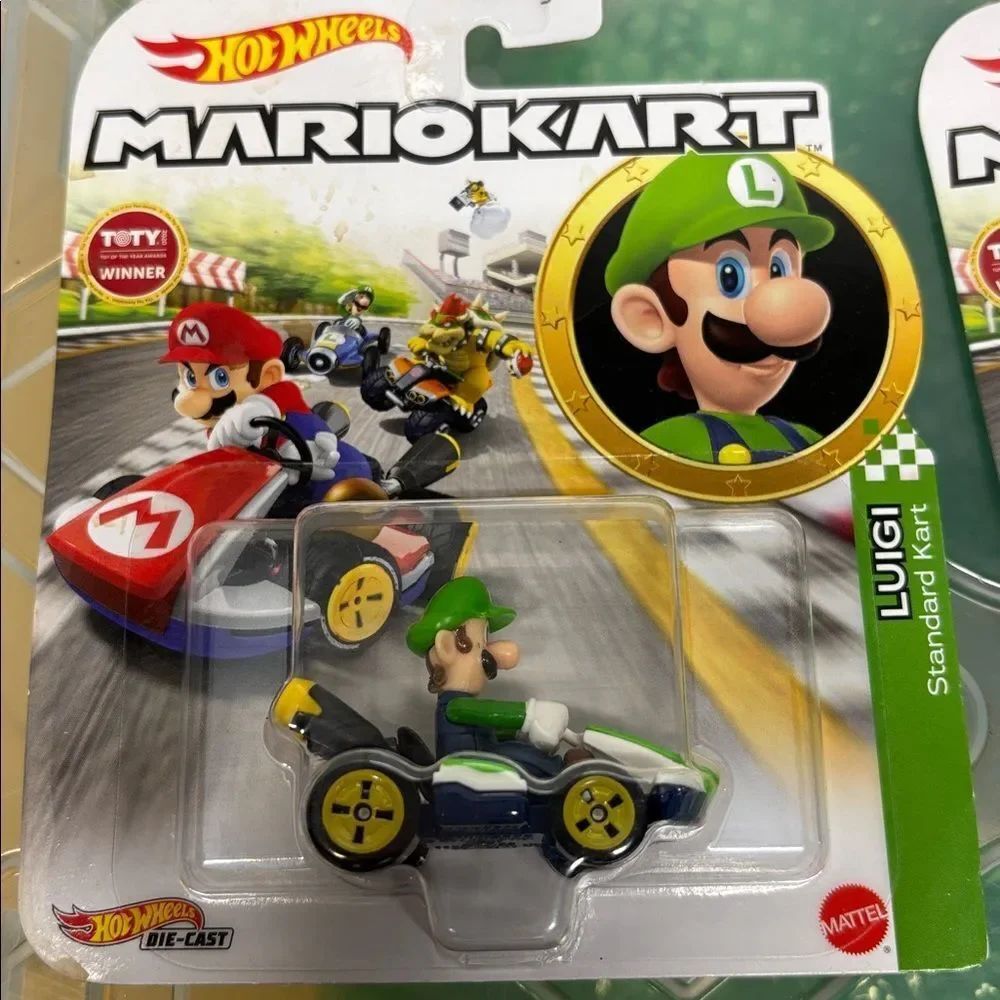 Super Mario Hot Wheels Mario Kart Luigi Standard Kart NIP